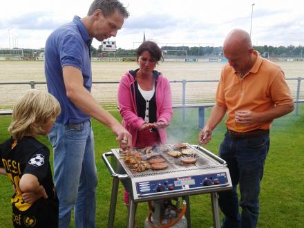 Gezamenlijke seizoensafsluiting  van alle  afdelingen van SV TWELLO barbecue juni 2012