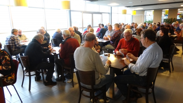 Het koppelklaverjassen is op 16 januari 2016 --- En de klaverjasmarathon op 6 februari 2016