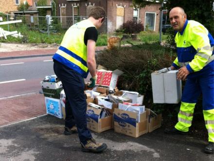 PAPIERACTIE, dat gesleep met die dozen wordt gelukkig minder!