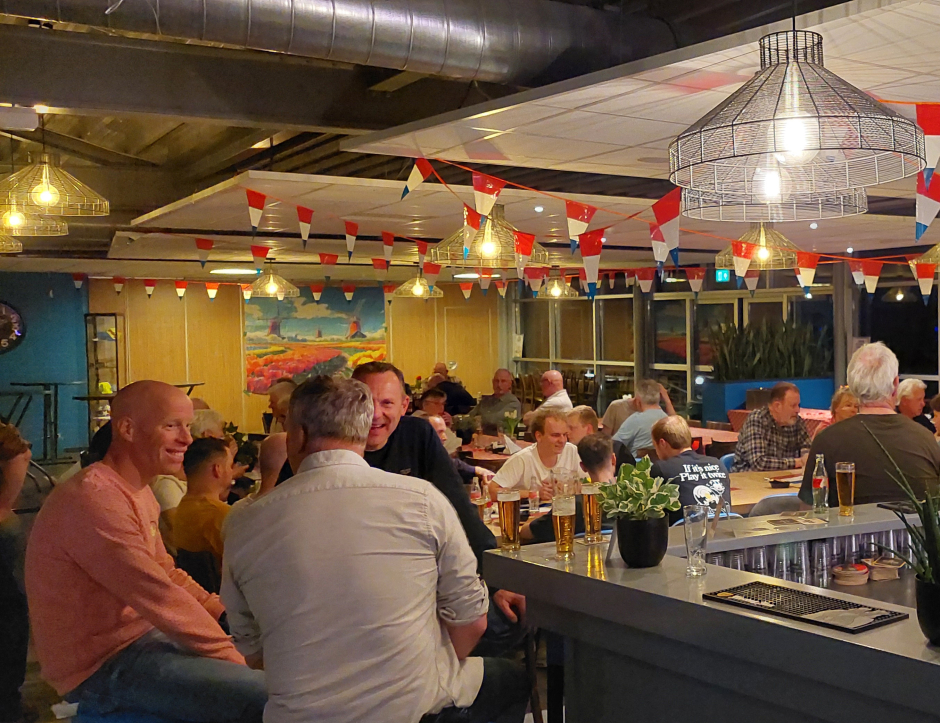 Vrijwilligers kan je nooit genoeg bedanken maar zaterdagavond 5 april was het weer zover: de dankjewel-avond om onze vrijwilligers te bedanken voor alles wat zij doen om van SV Twello zo'n leuke club te maken.