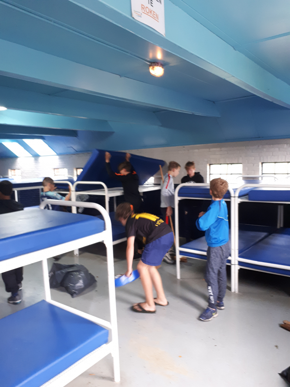 Afgelopen vrijdag vertrokken 24 jongens en 2 stoere meiden uit de JO13-1, JO13-2, JO11-1 en JO11-2 naar Bakkeveen voor een geweldig weekend.