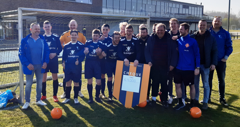 Op de zonnige zaterdag 26 maart had het G-team een toernooi gepland. Dat was een mooi moment voor het Fonds Gehandicapten Sport, ING Bank en de KNVB om de cheque, die het G-team twee jaar geleden al zou ontvangen, eindelijk na alle coronaperikelen uit te reiken.