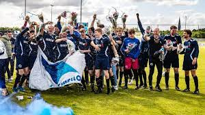 Ik zie iedereen denken, het zijn er veel. Jazeker want ook de spelers die afgelopen seizoen hebben ingevallen maken deel uit van dit winnende team.